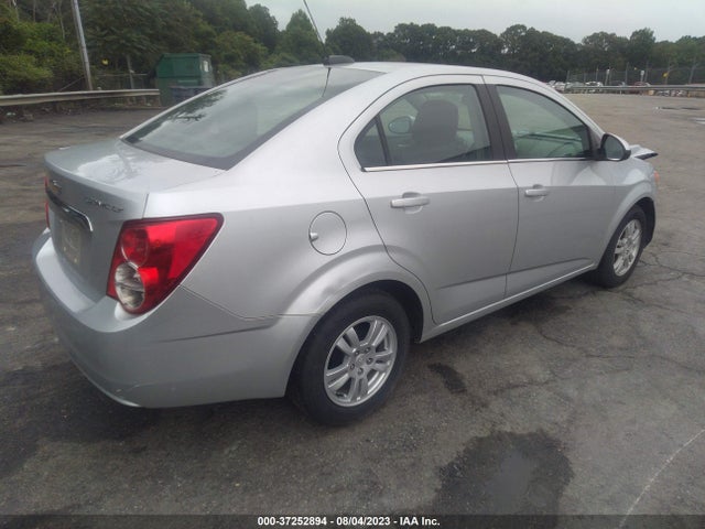 Chevrolet SONIC LT 2015 1G1JC5SH3F4174649 Image 4
