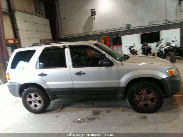 2007 FORD ESCAPE XLT VIN: 1FMYU93147KA28894