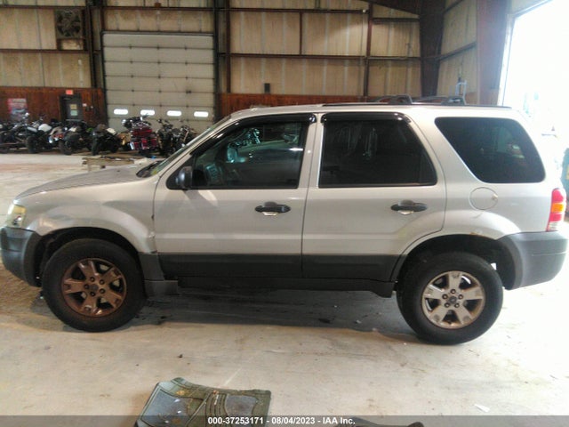 2007 FORD ESCAPE XLT VIN: 1FMYU93147KA28894