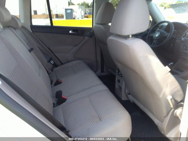 2011 VOLKSWAGEN TIGUAN S VIN: WVGAV7AX8BW505693