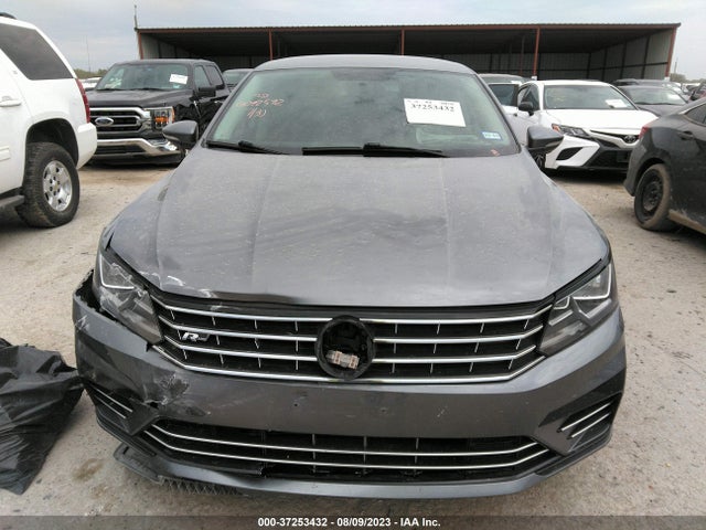 1VWAA7A39JC019498 Volkswagen Passat 2.0t S/r-line