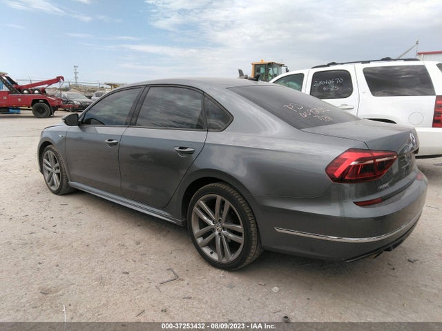 1VWAA7A39JC019498 Volkswagen Passat 2.0t S/r-line