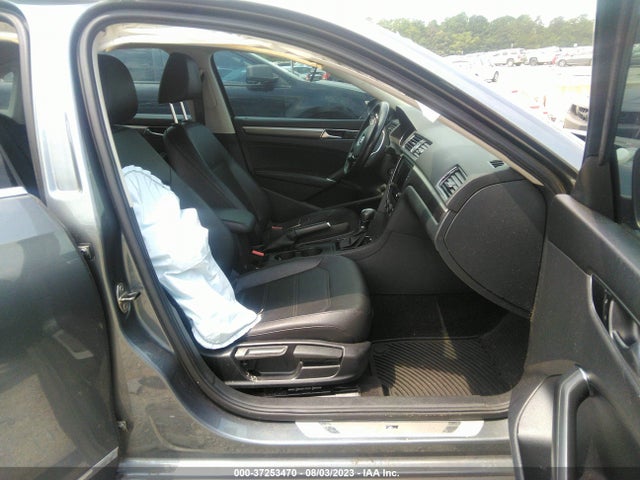 1VWDT7A34HC030216 Volkswagen Passat R-line W/comfort Pkg