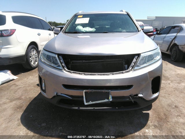 2015 KIA SORENTO LX VIN: 5XYKT4A70FG641011