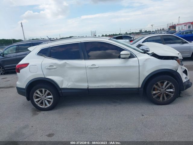 JN1BJ1CPXJW187883 Nissan Rogue Sport Sv