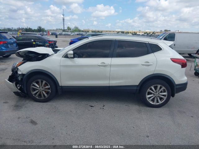 JN1BJ1CPXJW187883 Nissan Rogue Sport Sv