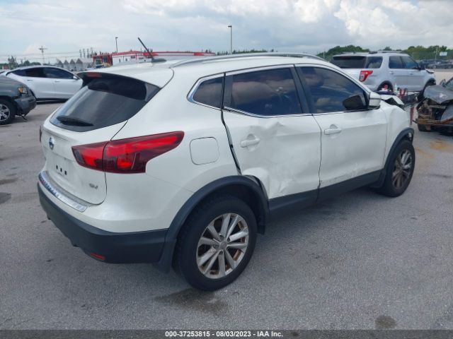 JN1BJ1CPXJW187883 Nissan Rogue Sport Sv