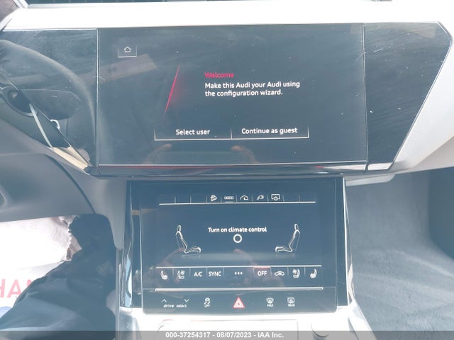 2022 Audi e-tron, VIN: WA1LAAGE6NB038422