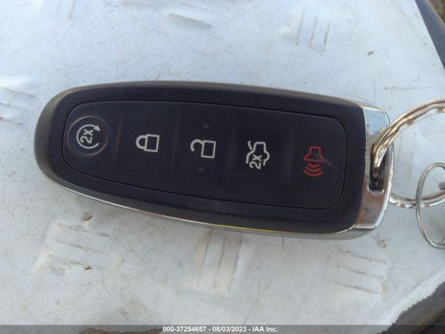 1FMCU9J99KUB28960 Ford Escape Titanium