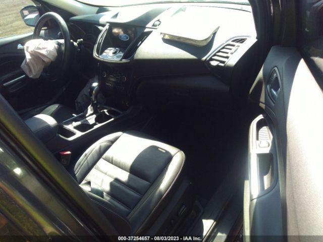 1FMCU9J99KUB28960 Ford Escape Titanium