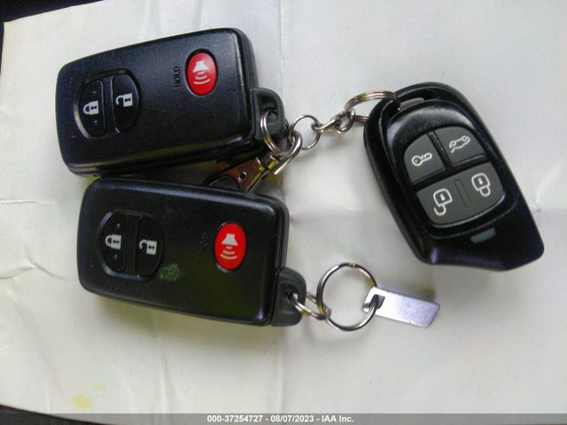 Продаж на аукціоні авто 2012 Toyota Prius V Two/three/five, vin: JTDZN3EU6C3023744, номер лоту: 37254727