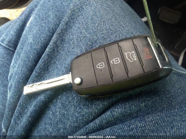 KNDJN2A26F7751184 KIA Soul Base