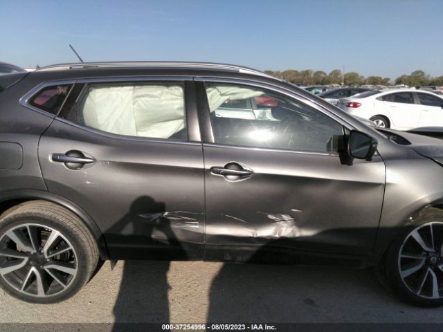 JN1BJ1CP2KW219243 Nissan Rogue Sport Sl