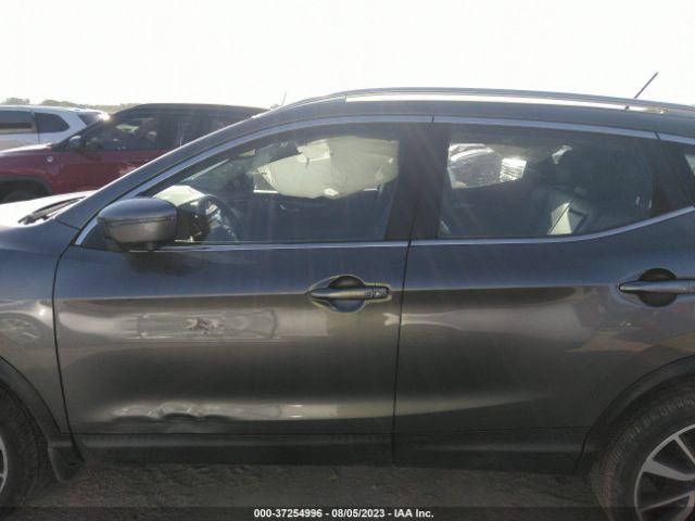 JN1BJ1CP2KW219243 Nissan Rogue Sport Sl