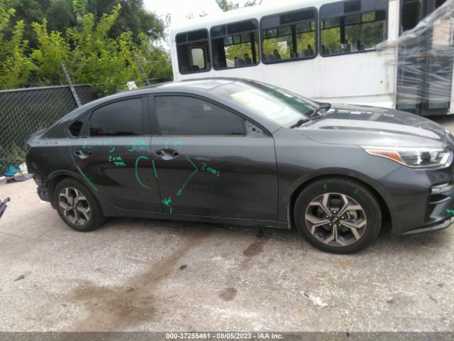 3KPF24AD0ME363439 KIA Forte Lxs
