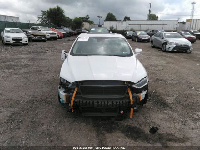 3FA6P0RU0KR105447 Ford Fusion Hybrid Titanium