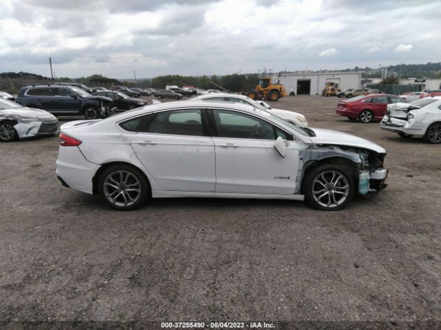 3FA6P0RU0KR105447 Ford Fusion Hybrid Titanium