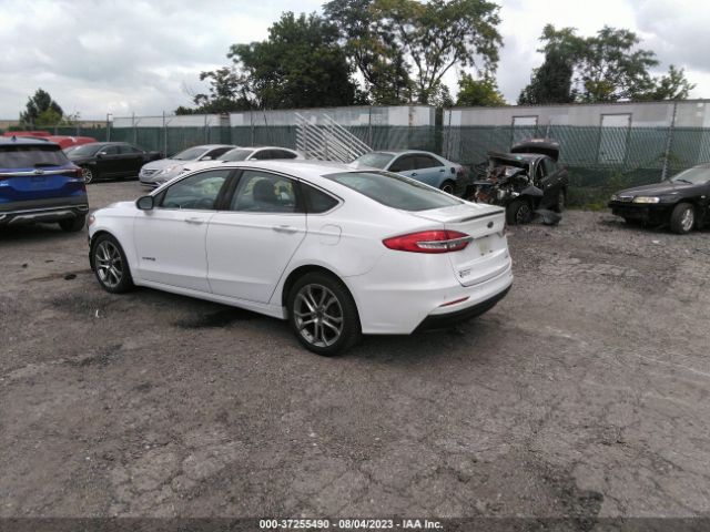3FA6P0RU0KR105447 Ford Fusion Hybrid Titanium