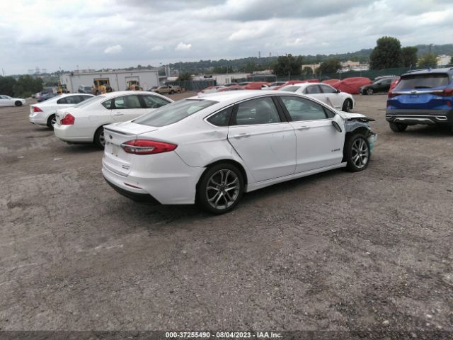 3FA6P0RU0KR105447 Ford Fusion Hybrid Titanium