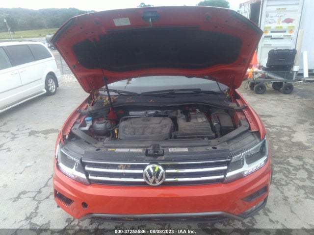 3VV2B7AX0JM030025 Volkswagen Tiguan Sel/se