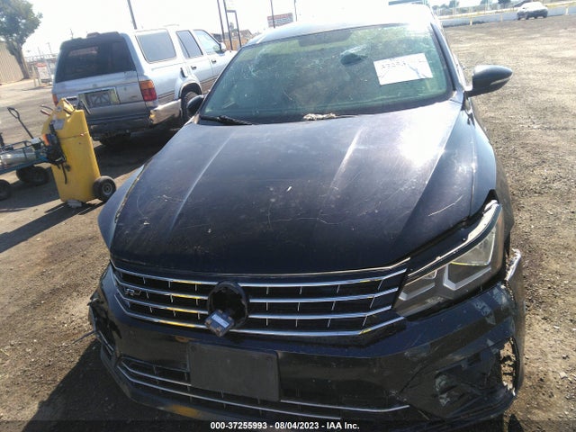 1VWAA7A38JC040150 Volkswagen Passat R-line