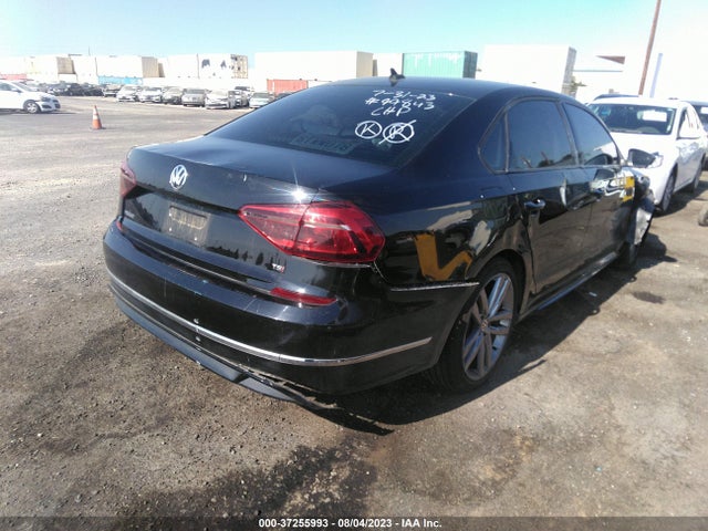 1VWAA7A38JC040150 Volkswagen Passat R-line