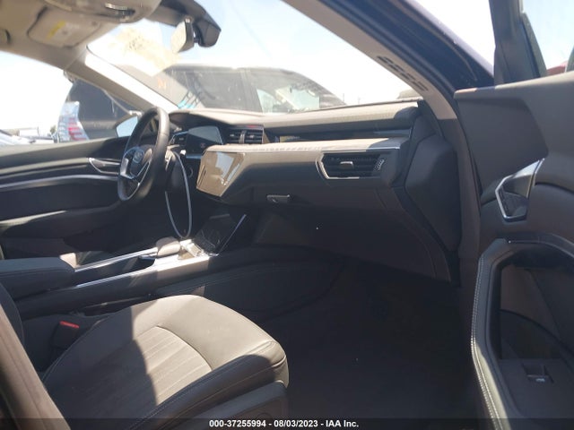 2022 Audi e-tron, VIN: WA1AAAGE7NB026805