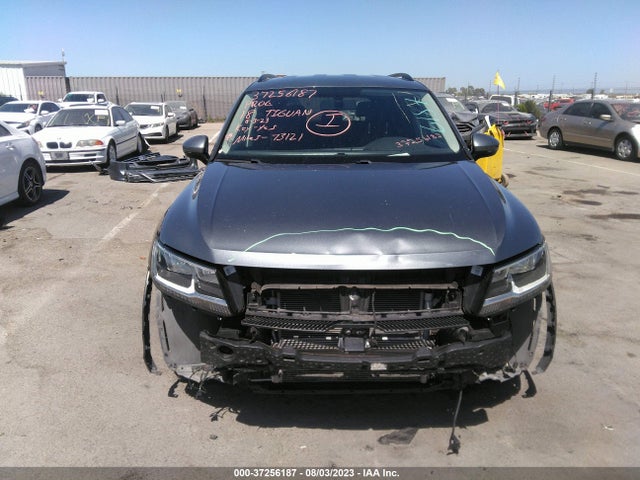 3VV3B7AXXJM029503 Volkswagen Tiguan Sel/se