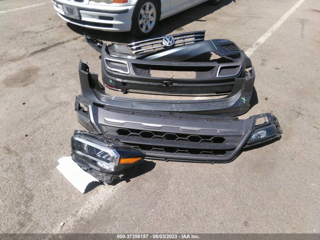 3VV3B7AXXJM029503 Volkswagen Tiguan Sel/se