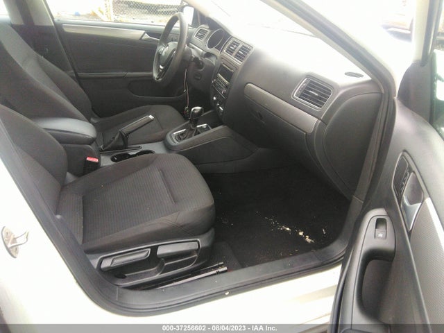 3VWD17AJ0FM245530 Volkswagen Jetta Sedan 1.8t Se
