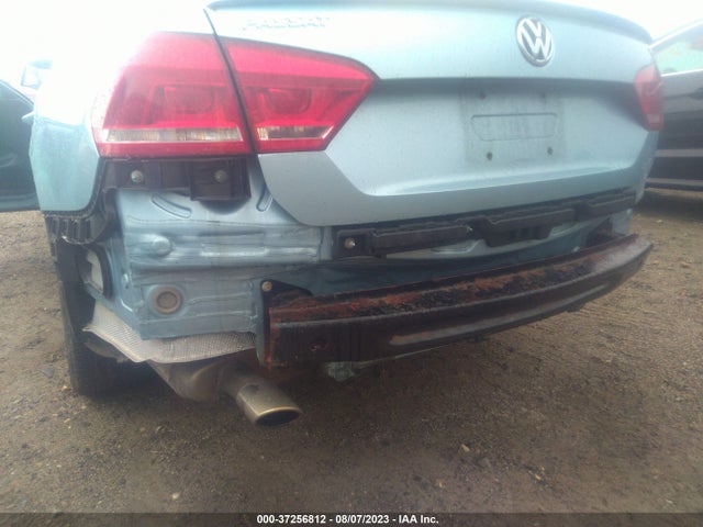 2013 VOLKSWAGEN PASSAT SE W/SUNROOF & NAV VIN: 1VWBP7A36DC137676