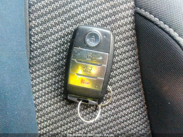 KNDCB3LC9K5352207 KIA NIRO LX