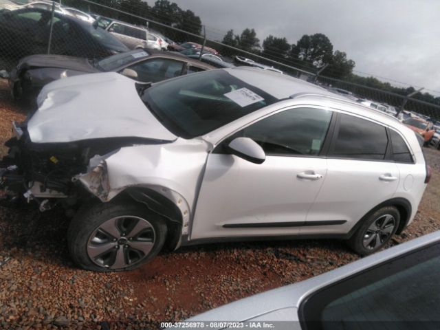 KNDCB3LC9K5352207 KIA NIRO LX