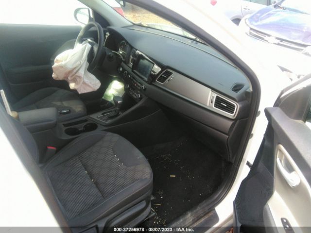 KNDCB3LC9K5352207 KIA NIRO LX