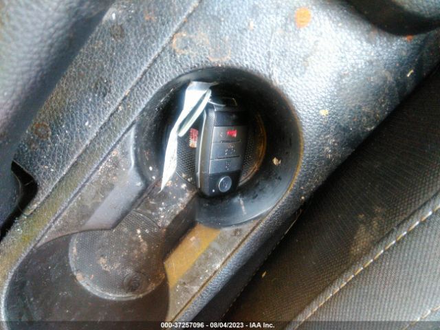 3KPA25AD3PE569410 KIA Rio 5-door S