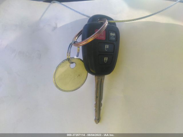 5YFBURHE7FP316690 Toyota COROLLA LE