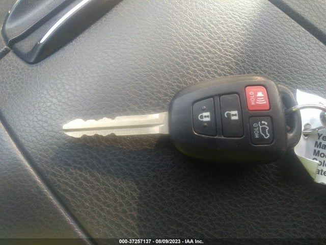 Toyota Highlander Le 2016 5TDBKRFH8GS305080 Image 3
