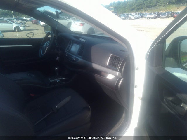 Toyota Highlander Le 2016 5TDBKRFH8GS305080 Image 12