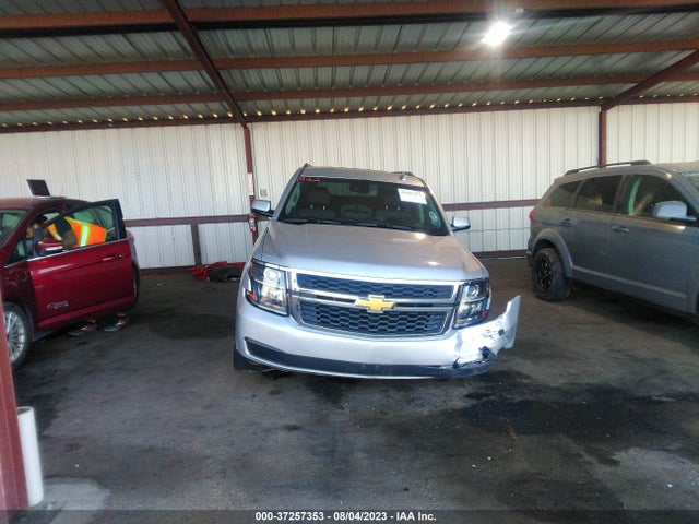 Chevrolet Suburban Lt 2018 1GNSKHKC2JR187593 Image 4