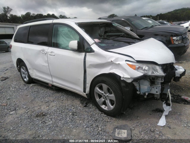 Toyota Sienna Le 8 Passenger 2019 5TDKZ3DC8KS986530 zdjęcie główne