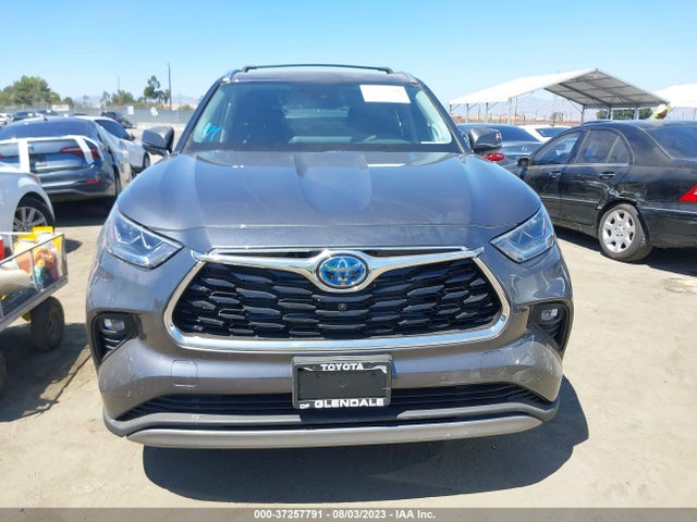 Toyota Highlander Hybrid Platinum 2023 5TDEBRCH1PS128258 Image 4