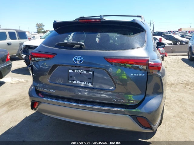Toyota Highlander Hybrid Platinum 2023 5TDEBRCH1PS128258 Image 8