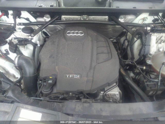 WA1BNAFY4K2049104 Audi Q5 Premium Plus