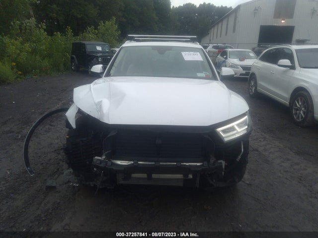 WA1BNAFY4K2049104 Audi Q5 Premium Plus