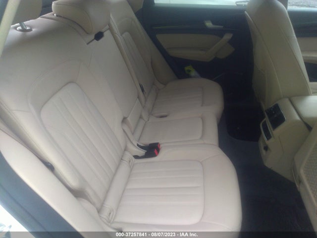 WA1BNAFY4K2049104 Audi Q5 Premium Plus