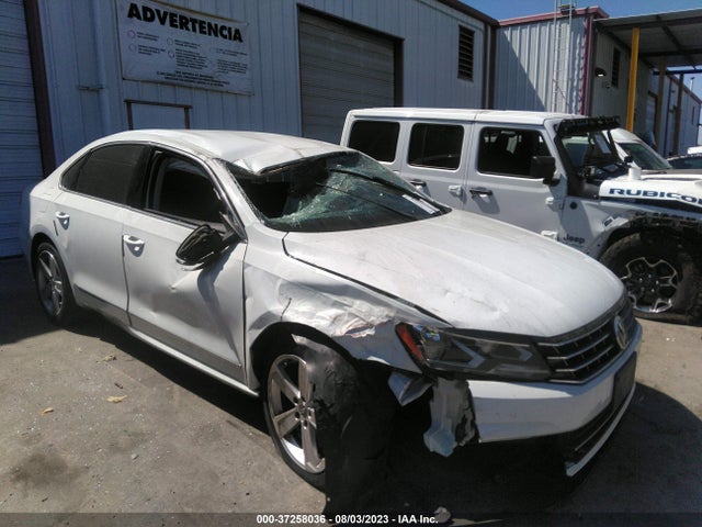 1VWAT7A38HC018525 Volkswagen Passat 1.8t S