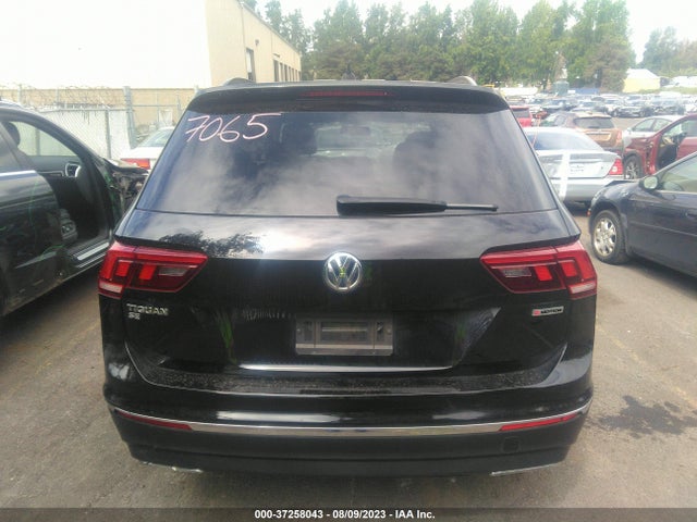 3VV2B7AX8LM027490 Volkswagen TIGUAN SE