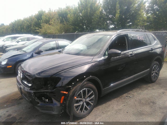 3VV2B7AX8LM027490 Volkswagen TIGUAN SE