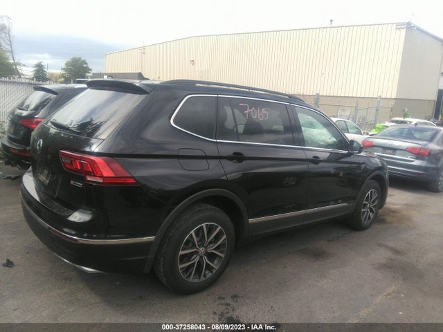 3VV2B7AX8LM027490 Volkswagen TIGUAN SE