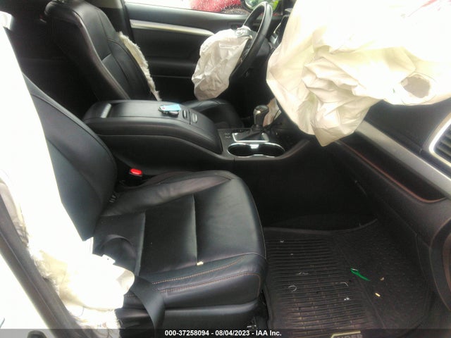 2015 TOYOTA HIGHLANDER XLE VIN: 5TDJKRFH6FS154170